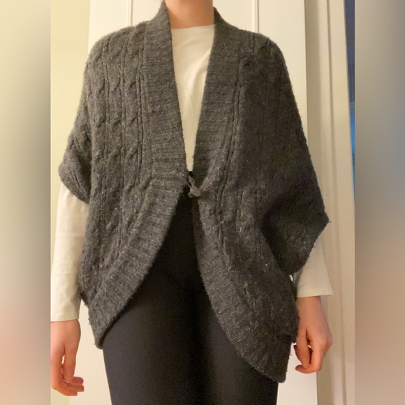 Romeo & Juliet Couture chunky knit sweater - Picture 2 of 6